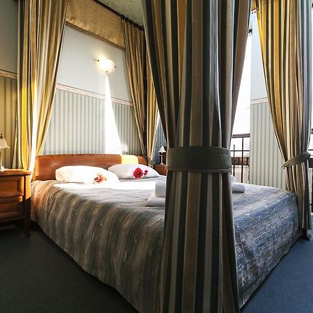 Fort Hotel Варшава Экстерьер фото