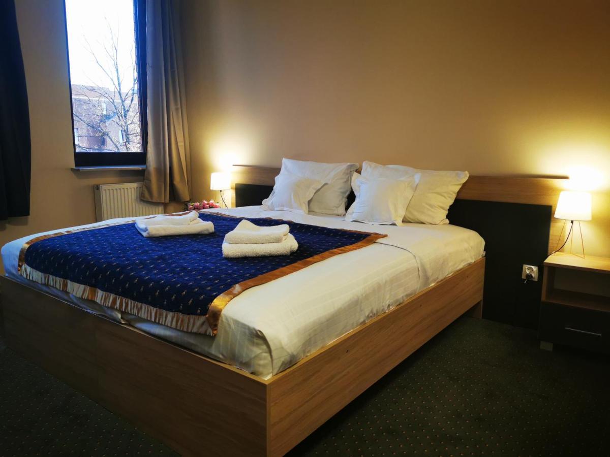 Fort Hotel Варшава Экстерьер фото