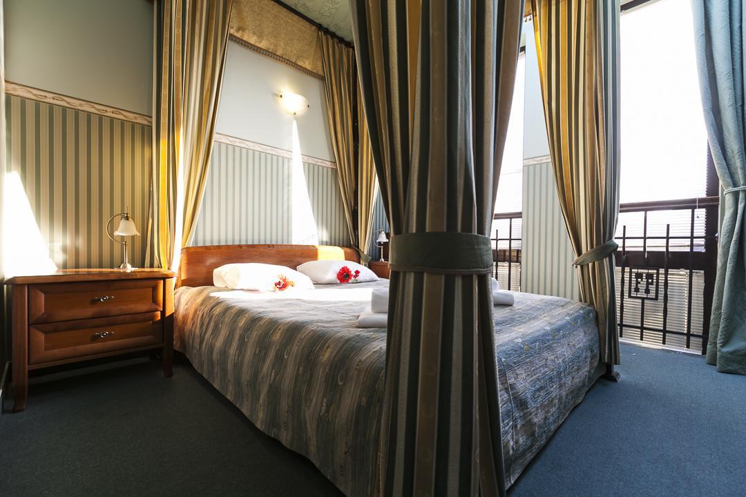 Fort Hotel Варшава Экстерьер фото